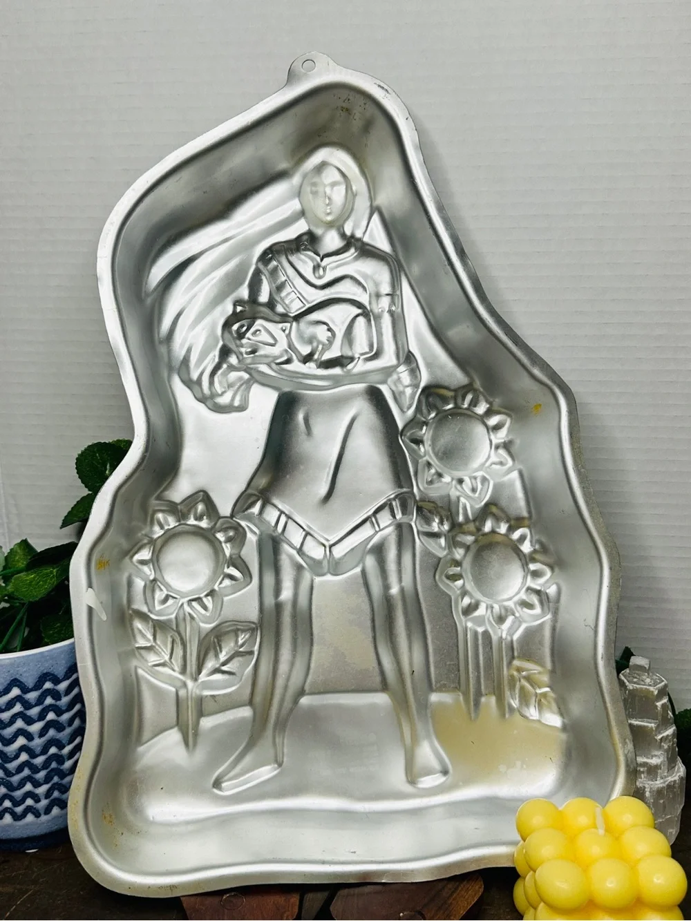 Disney Vintage Wilton Pocahontas 14 Inch Cake Pan